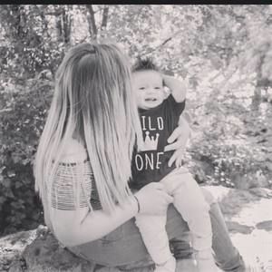 Meet your Posher, Elizabeth castillo